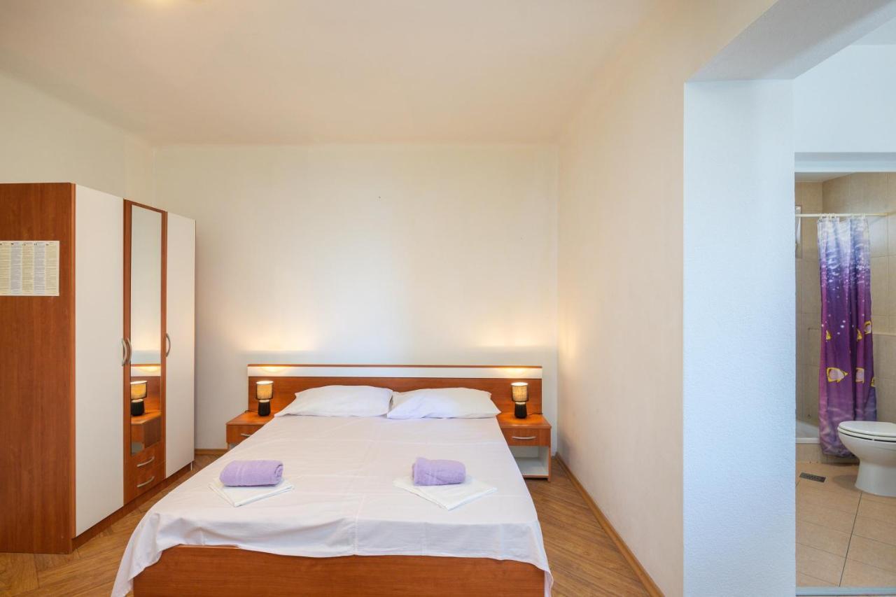 Beach Apartments "Bili Cvitak" Duće Buitenkant foto