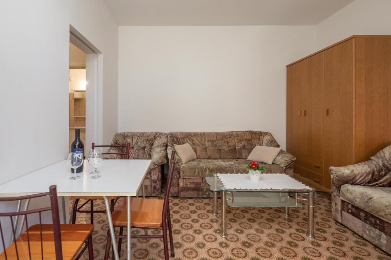 Beach Apartments "Bili Cvitak" Duće Buitenkant foto