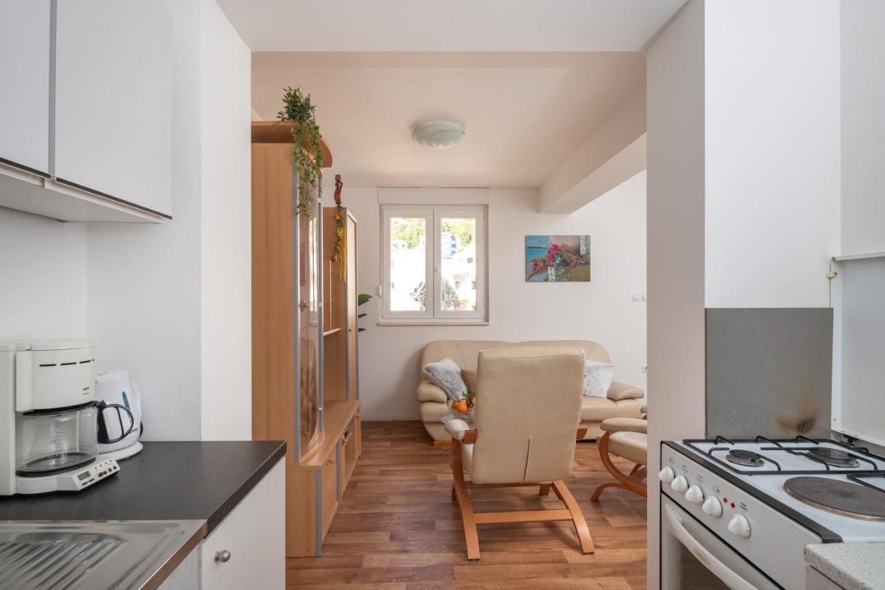 Beach Apartments "Bili Cvitak" Duće Buitenkant foto