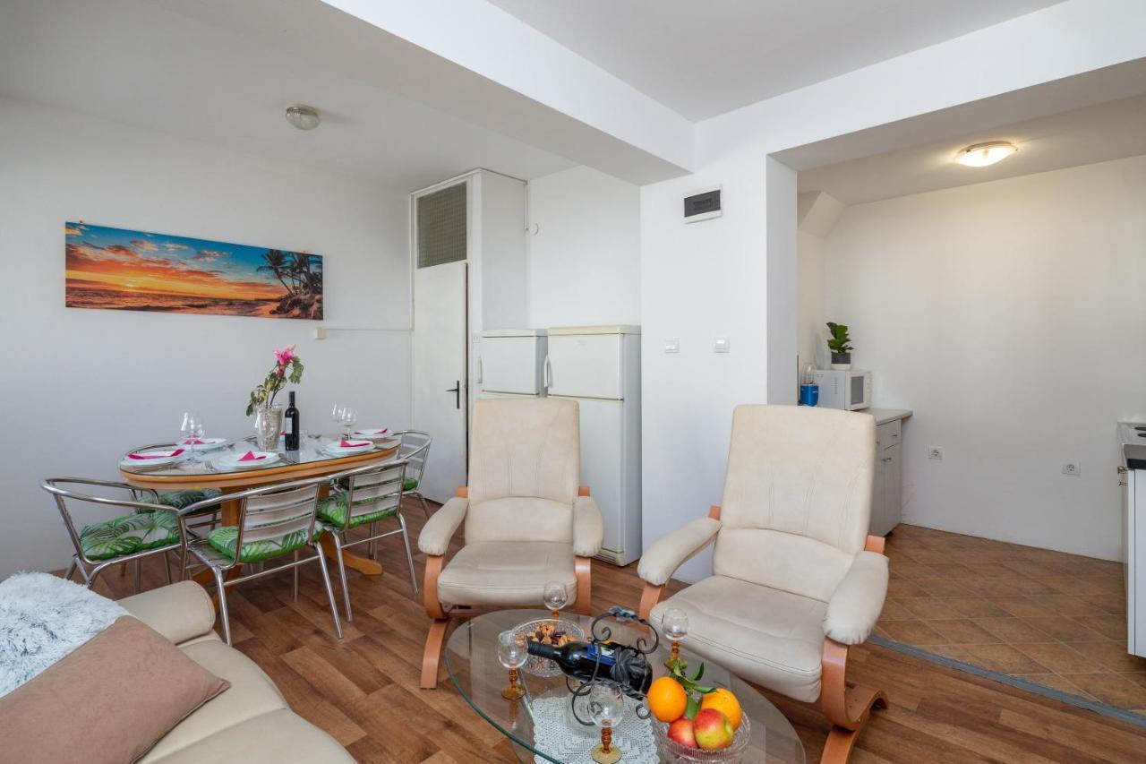 Beach Apartments "Bili Cvitak" Duće Buitenkant foto
