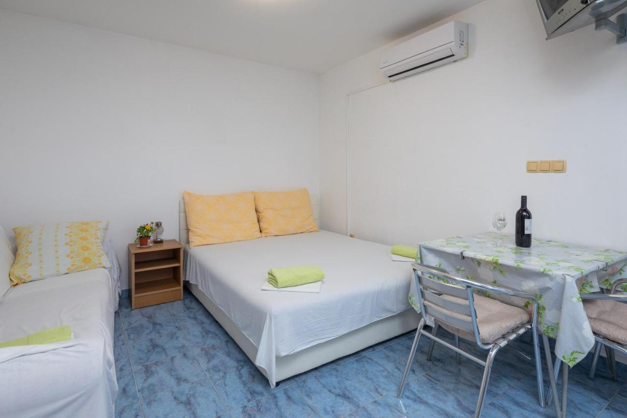 Beach Apartments "Bili Cvitak" Duće Buitenkant foto